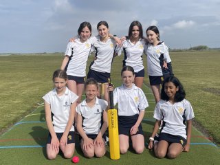 Girls-cricket-team